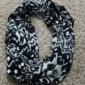 Black and white infinity scarf